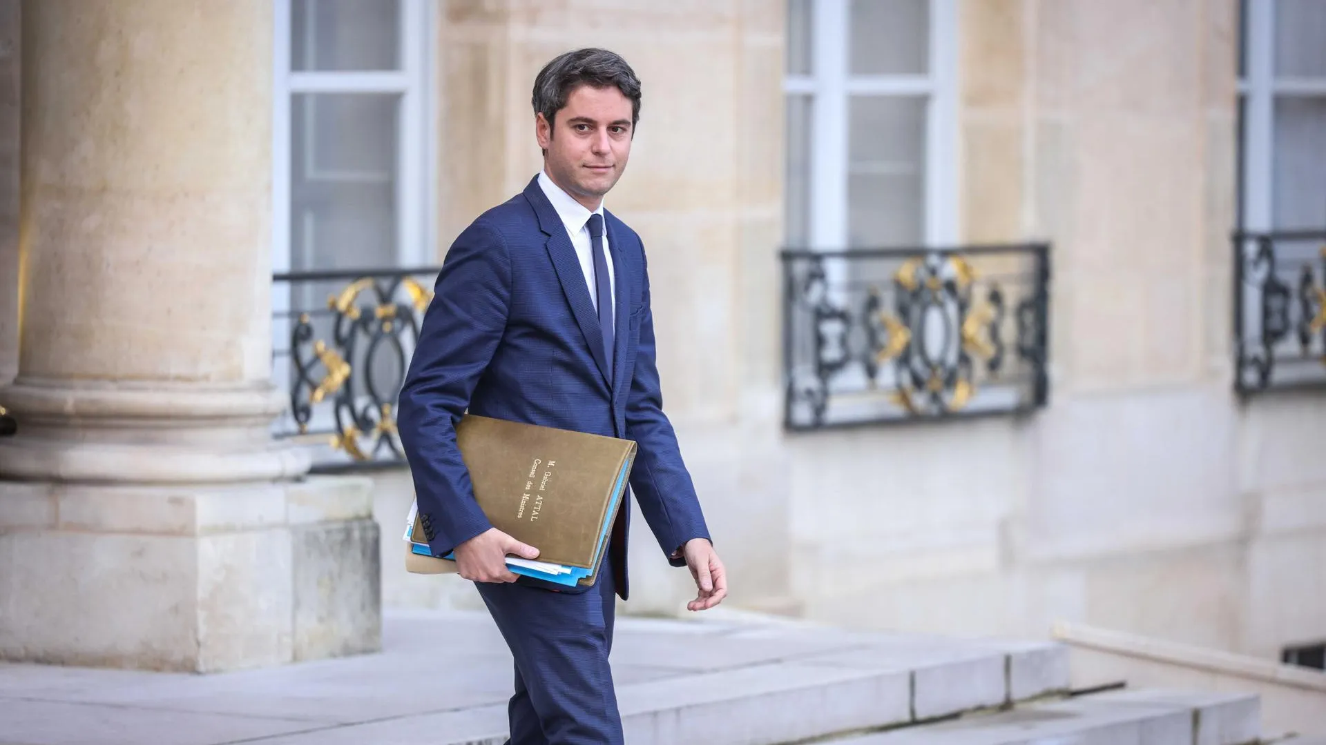 Габриэль премьер министр. Габриэль атталь ориентация. Болгария в новое время. Габриэль атталь и стефан сежурне. Габриэль атталь фото.