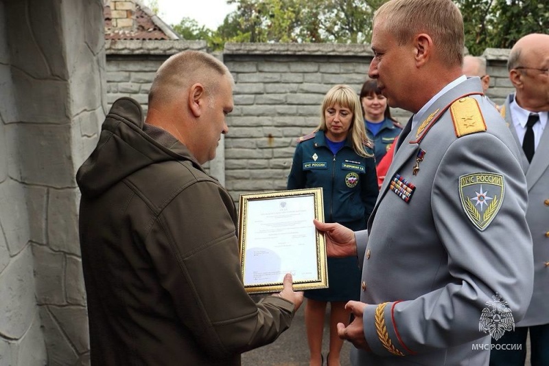 Заместитель главы МЧС России Алексей Кострубицкий с рабочим визитом посетил Донецкую Народную Республику