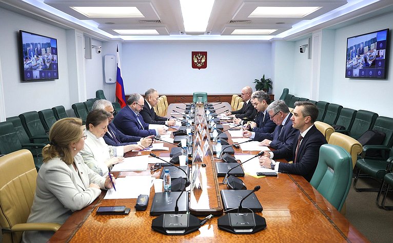 Совещание Комитета Совета Федерации по федеративному устройству, региональной политике, местному самоуправлению и делам Севера совместно с Советом по вопросам развития Дальнего Востока, Арктики и Антарктики при СФ