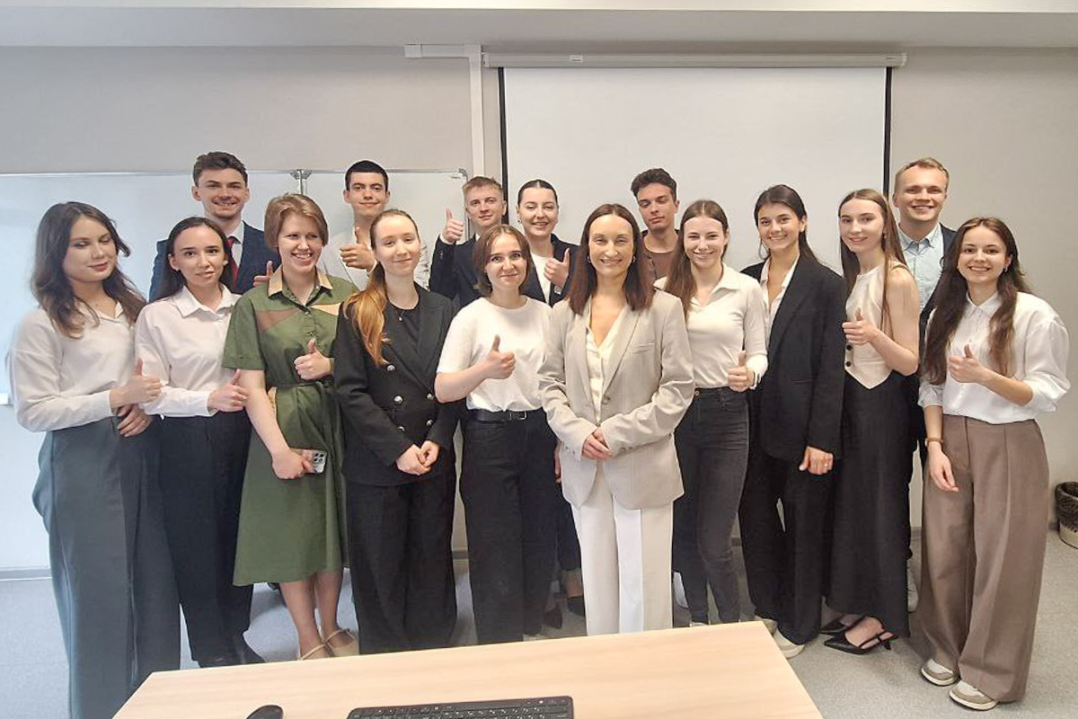 Студенты ВШБИ 