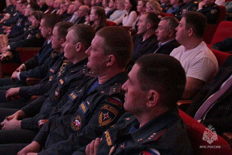 375 лет на страже огня: новосибирские огнеборцы отметили юбилей пожарной охраны России
