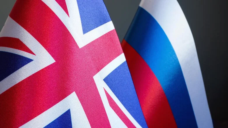 Флаги Великобритании и России