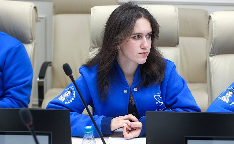 Круглый стол Комитета СФ по социальной политике «Актуальные вопросы совершенствования мер поддержки молодых специалистов, работающих в сфере здравоохранения (в рамках проекта «Всероссийская научная школа «Медицина молодая»)»