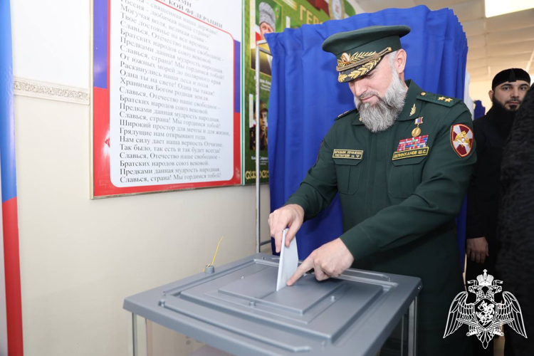 Начальник Управления Росгвардии по Чеченской Республике проголосовал на выборах Президента России