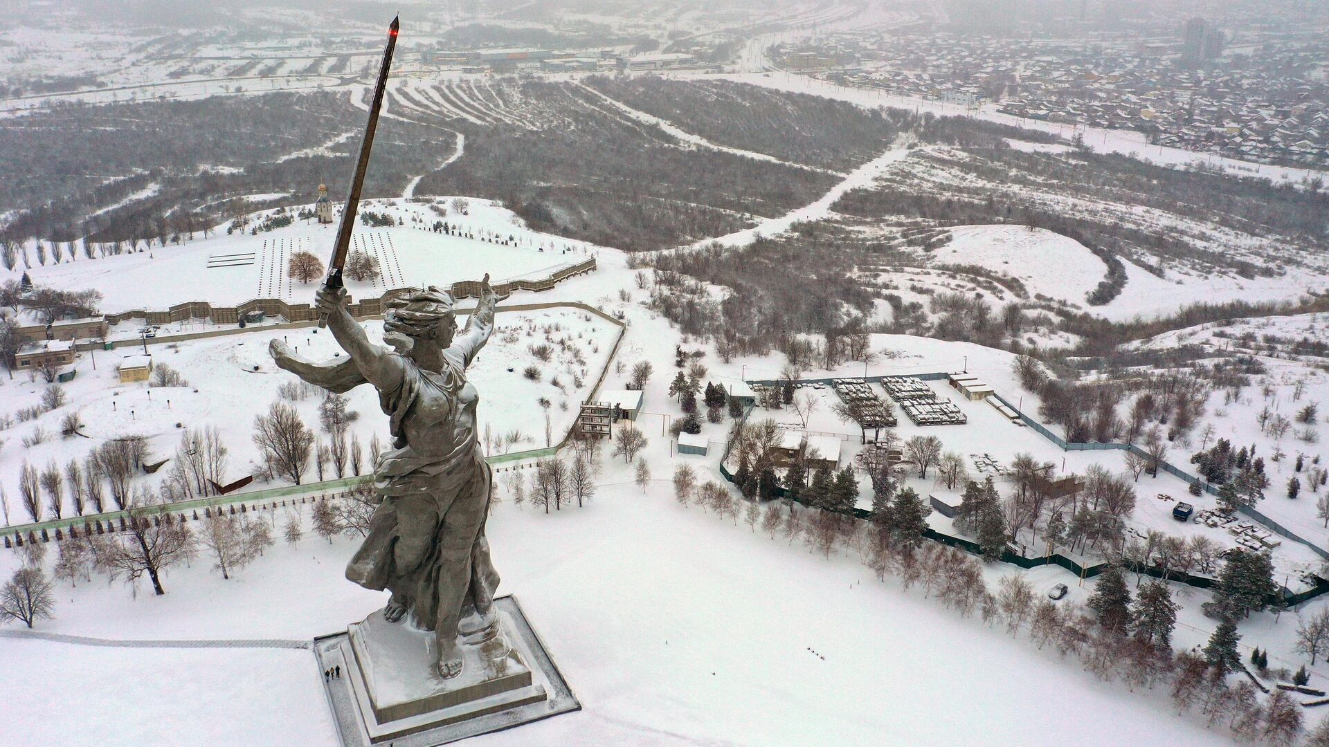 Картинка мамаева кургана во время сталинградской битвы