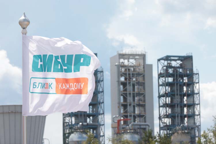 Катализаторная фабрика позволит обеспечить технологическую независимость производства базовых полимеров в России. Объем производства полимеров в 2024 году составил 7,9 млн тонн. С учетом уже реализуемых СИБУРом и другими компаниями инвестиционных проектов к 2030-му этот показатель может вырасти более чем вдвое