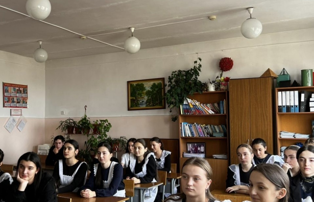 О встрече с учениками муниципального казенного общеобразовательного учреждения школы № 3 с.п. Малка Зольского муниципального района КБР_2