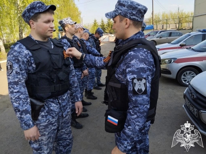 Сотрудники Росгвардии присоединились ко Всероссийской акции «Бессмертный автополк» в Тамбовской области