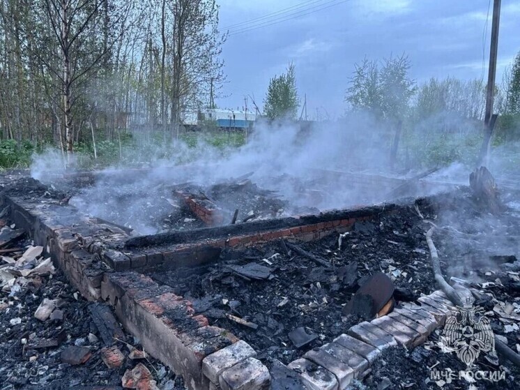 В Ивановской области в пепел превратился дом в 150 кв. м