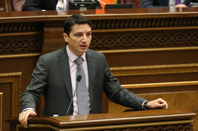 У Армении имеется почти 200 млрд. драмов на случай потрясений - министр финансов 