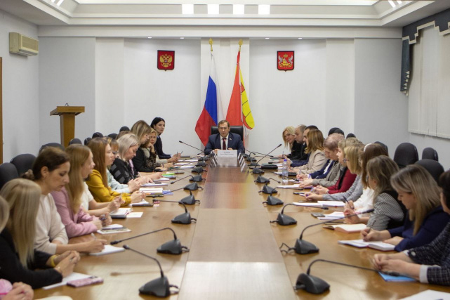 Фото с сайта http://www.vrnoblduma.ru/press-sluzhba/arkhiv-novostey/17282/