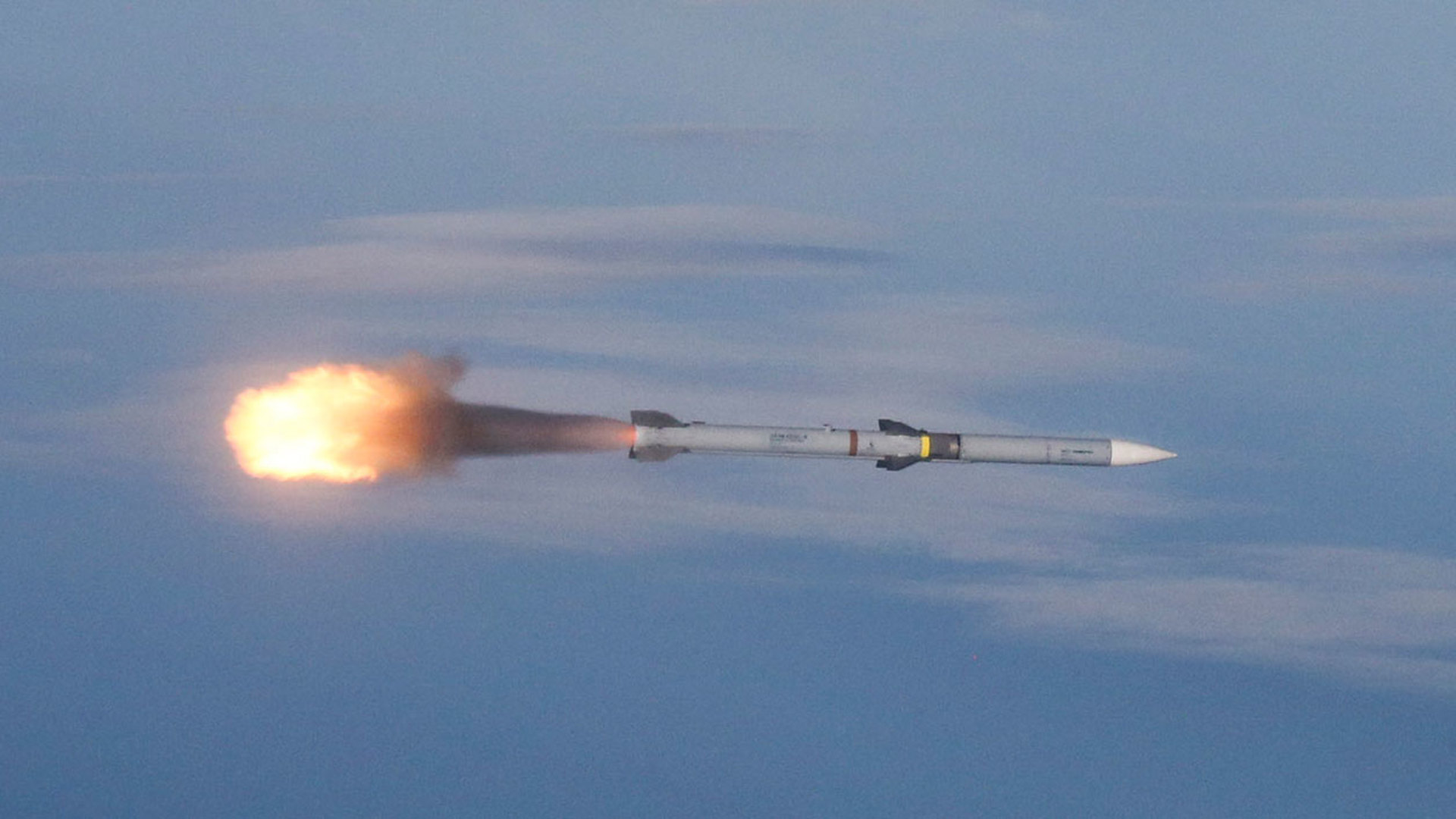 российское оружие. Falcon 1 2006. ракеты над фатежом. ракета брамос самолет. ракета метеор воздух воздух.