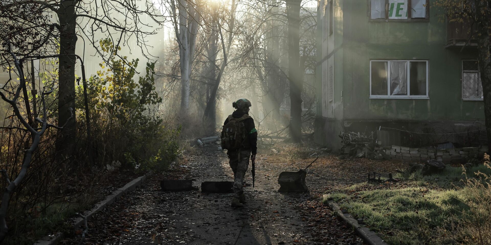 Украинский солдат на востоке Украины - ИноСМИ, 1920, 24.11.2025