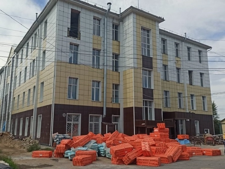 Министр здравоохранения Алтайского края проверил ремонт Кулундинской ЦРБ