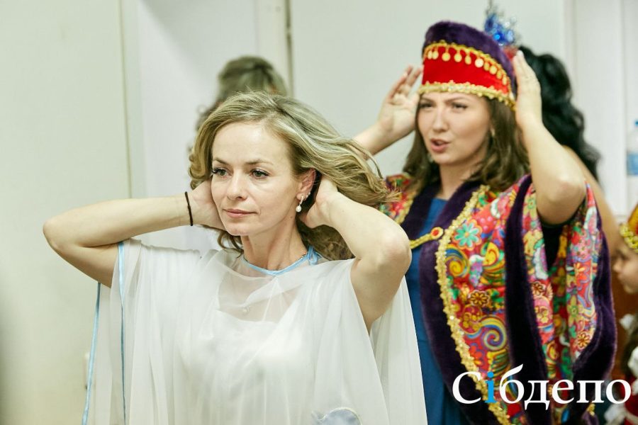 Женщины кузбасса. Тина Кароль в украинском костюме. Украинские звезды. Маша Ефросинина и Тина Кароль. Хор благо.