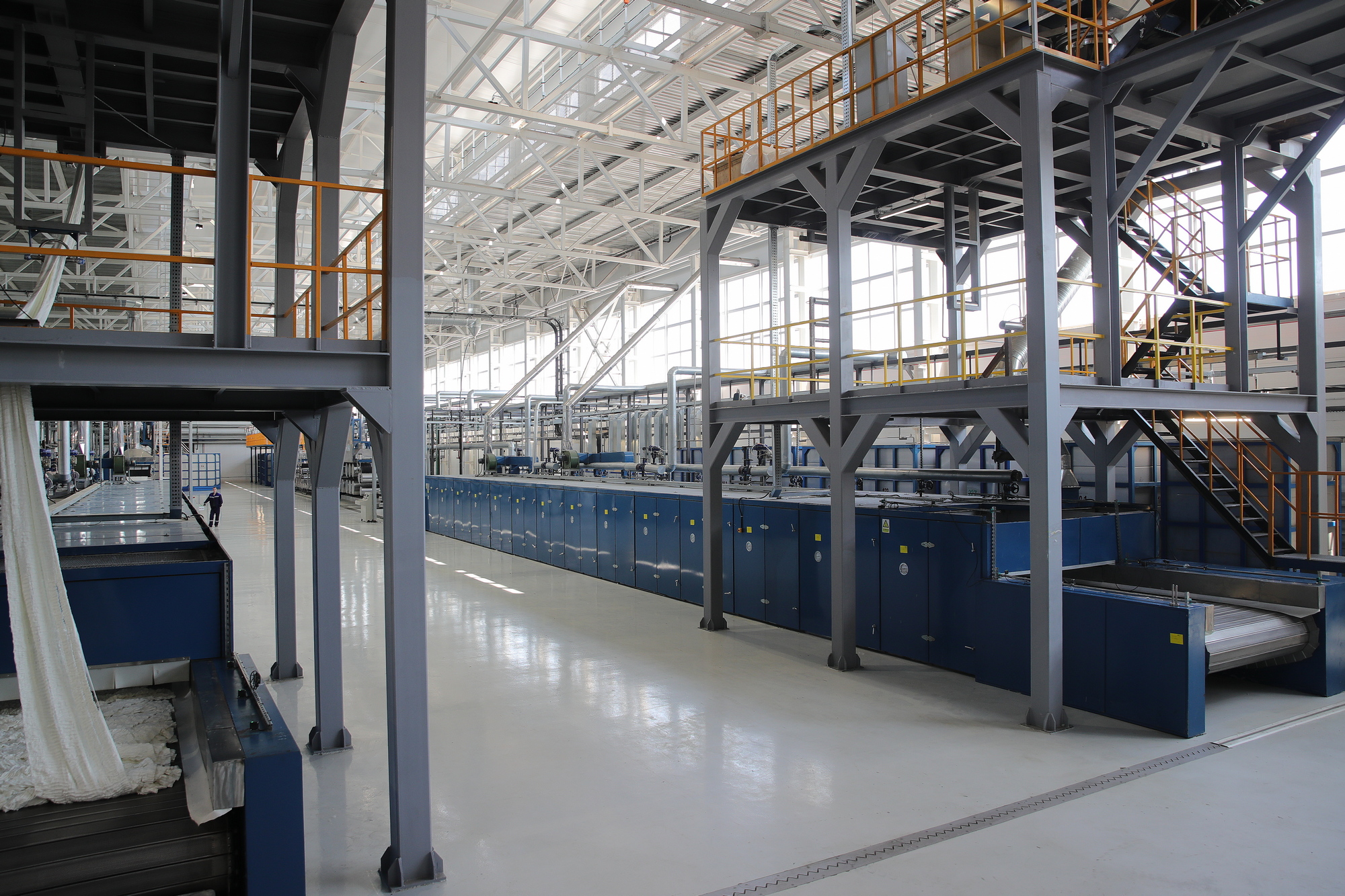 Полиэфирный завод в шахтах. Завод по производству штапельного волокна шахты. Завод по производству россия. Завод полиэфирного волокна в шахтах. Шахтинский полиэфирный завод.