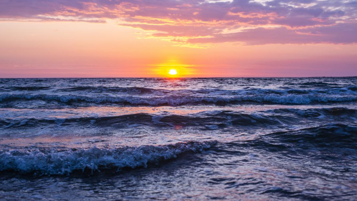 закат на море