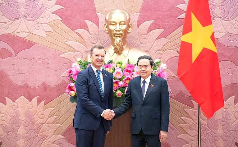 Делегация Совета Федерации во главе с первым заместителем Председателя СФ Андреем Яцкиным встретилась с Председателем Национального собрания Вьетнама Чан Тхань Маном