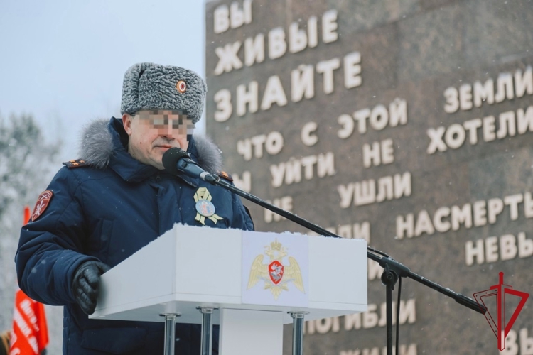 На Невском пятачке сотрудники и военнослужащие Росгвардии почтили память павших защитников Ленинграда