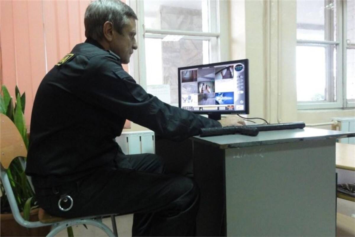 в детский сад требуется. сторож в детский сад. пост охраны в больнице. охранник в садике. охранник в садик вакансии.