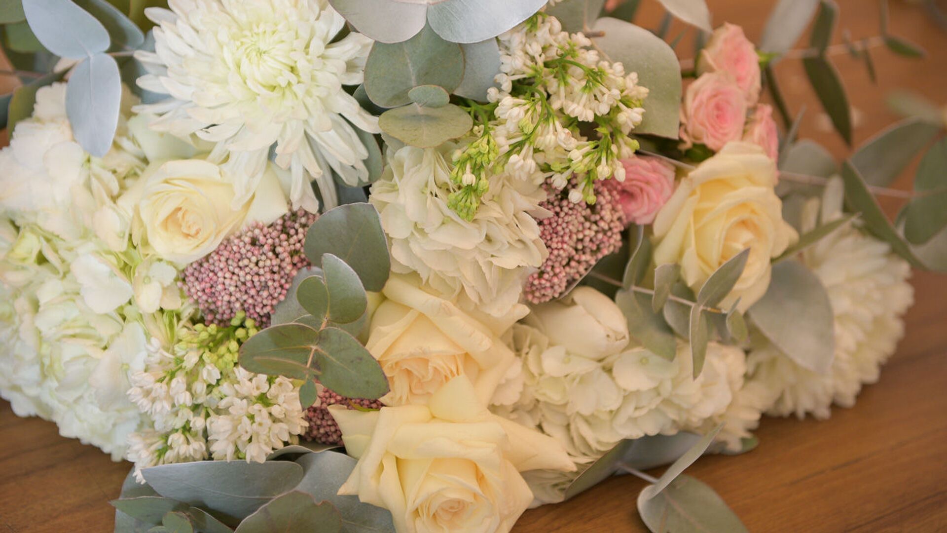 Подарочный букет - Sputnik Абхазия, 1920, 10.01.2026