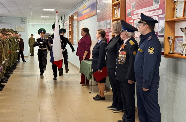 Сотрудники УФСИН России по Курганской области и подшефные кадеты средней школы № 24 г. Кургана почтили память Героя Советского Союза Николая Яковлевича Анфиногенова