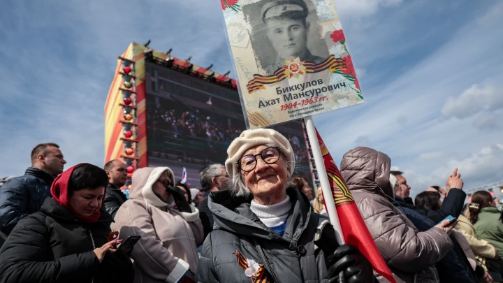 Патриоты без прав: защитники Бессмертного полка из Эстонии столкнулись с проблемами в Петербурге