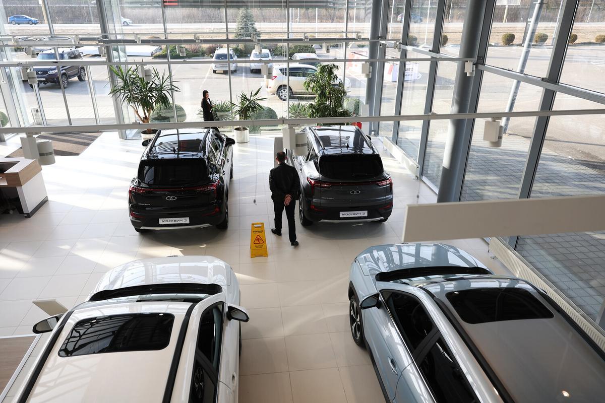 Российский авторынок сократился почти на четверть в 2025 году