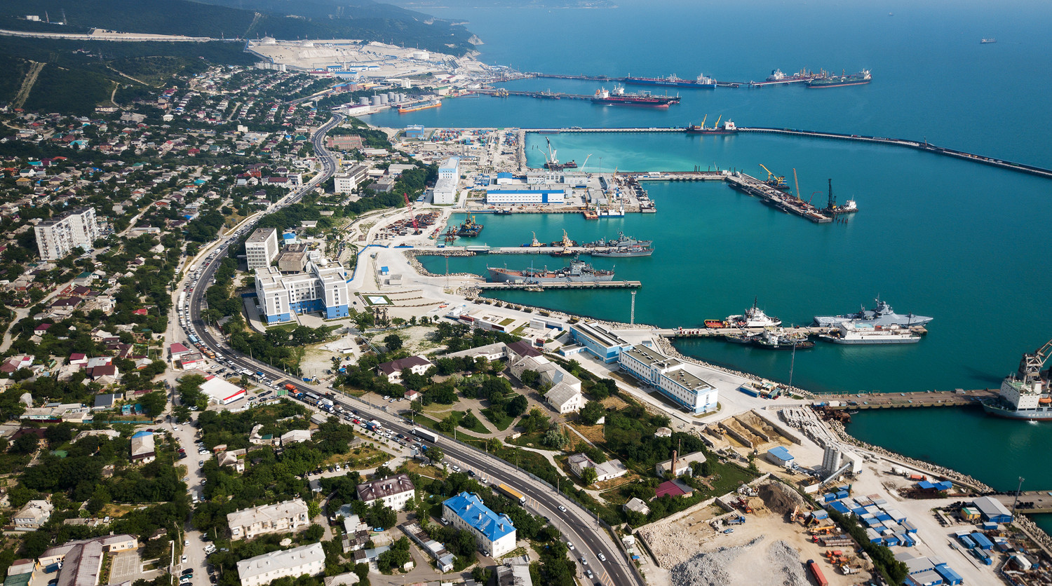 Черноморский новороссийск. Порт Шесхарис Новороссийск. Морской порт Ейск. Морпорт Ейск. Новороссийский морской торговый порт, Новороссийск.