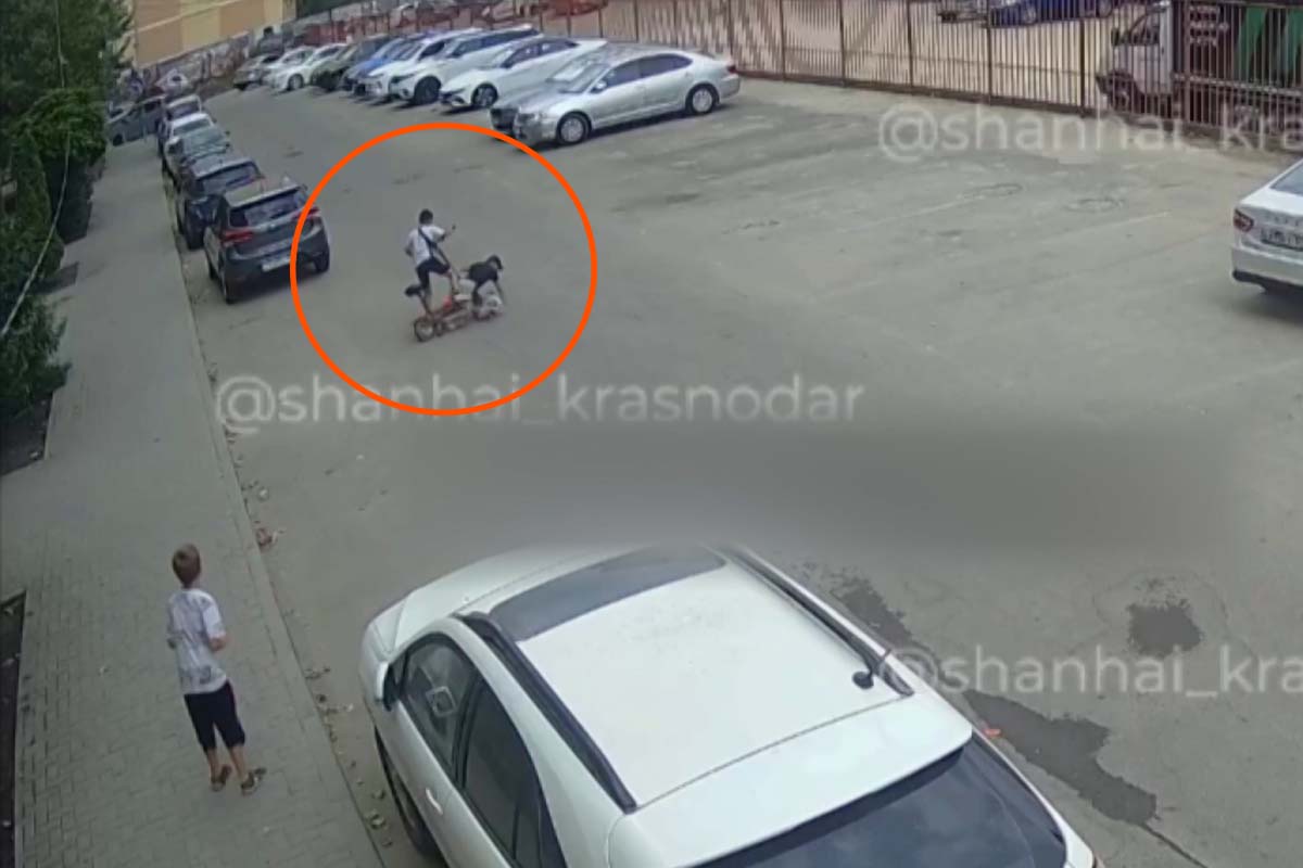 Очевидцы рассказали подробности наезда юных самокатчиков на ребенка в Краснодаре