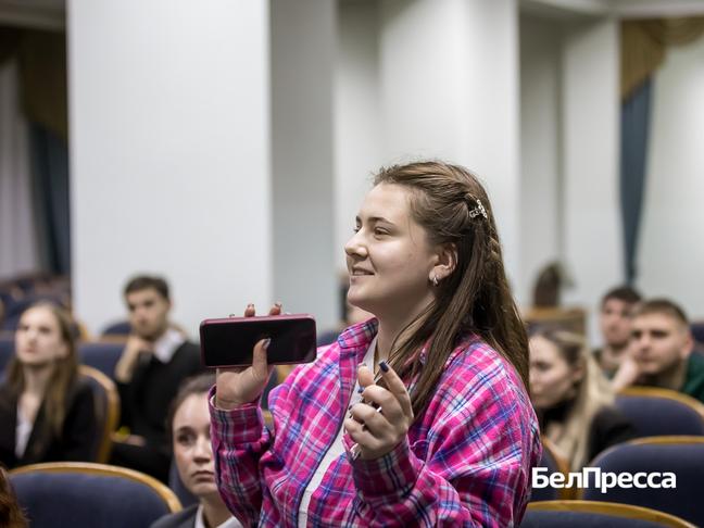 Министры не обижаются. О чём говорили студенты на встрече с главой белгородского Минздрава - Изображение 2