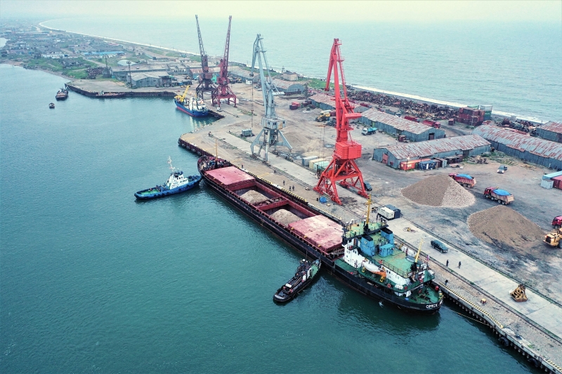 Крупнейший российский морской порт на белом море. Порт Хабаровск. Морской порт Хабаровский край. Морской порт Охотск. Морской порт Диксон.