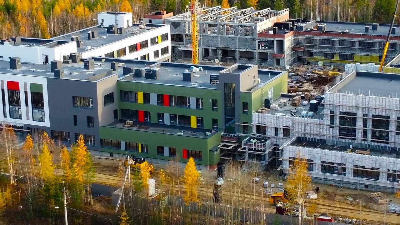 Новая школа в Нягани построена более чем наполовину
