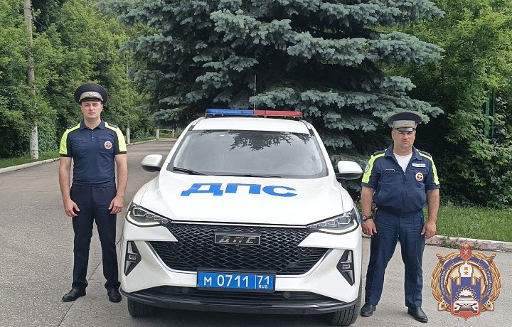 Тульские госавтоинспекторы помогли добраться до больницы гостю «Дикой Мяты»