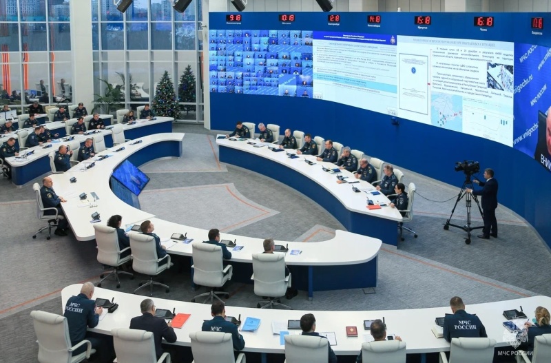 Глава МЧС России Александр Куренков подвел предварительные итоги реагирования на чрезвычайные ситуации в 2023 году