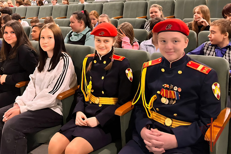Воспитанники Росгвардии из Кемерова приняли участие в городской Ассамблее Героев