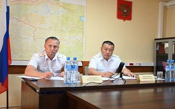 Начальник управления Генпрокуратуры России по ДФО Андрей Мондохонов провел личный прием граждан в селе Кырен Тункинского района Республики Бурятия