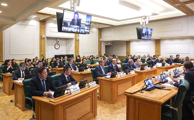 Заседание Совета по вопросам развития Сибири при Председателе Совета Федерации ФС РФ «Человеческий капитал Сибири: проблемы и перспективы развития»