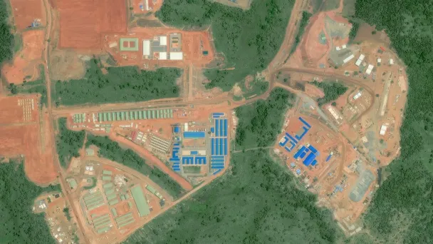 Проект по добыче железной руды Симанду (Фото Maxar Technologies / Getty Images)