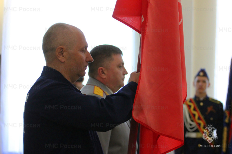 Копия Знамени Победы вручена колледжу государственной и муниципальной службы