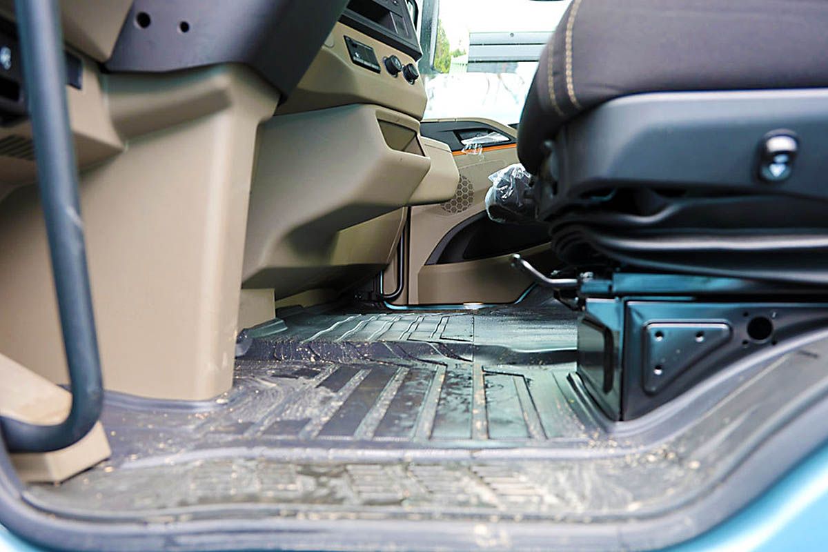 Электрический тягач Shacman H6000E 6x4 нового поколения