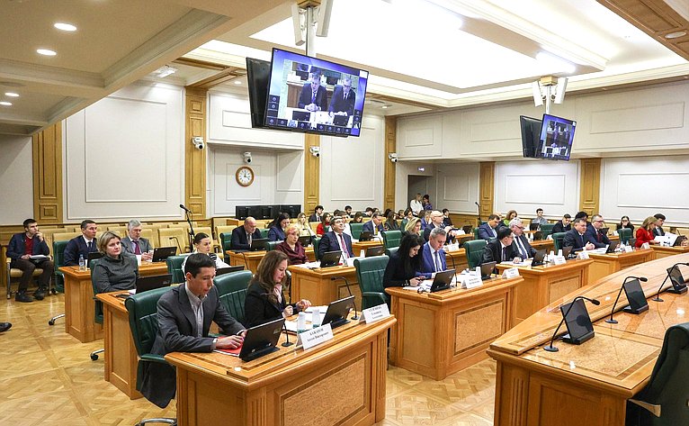 Круглый стол на тему «Особый порядок привлечения к административной ответственности судей и иных должностных лиц, выполняющих определенные государственные функции»