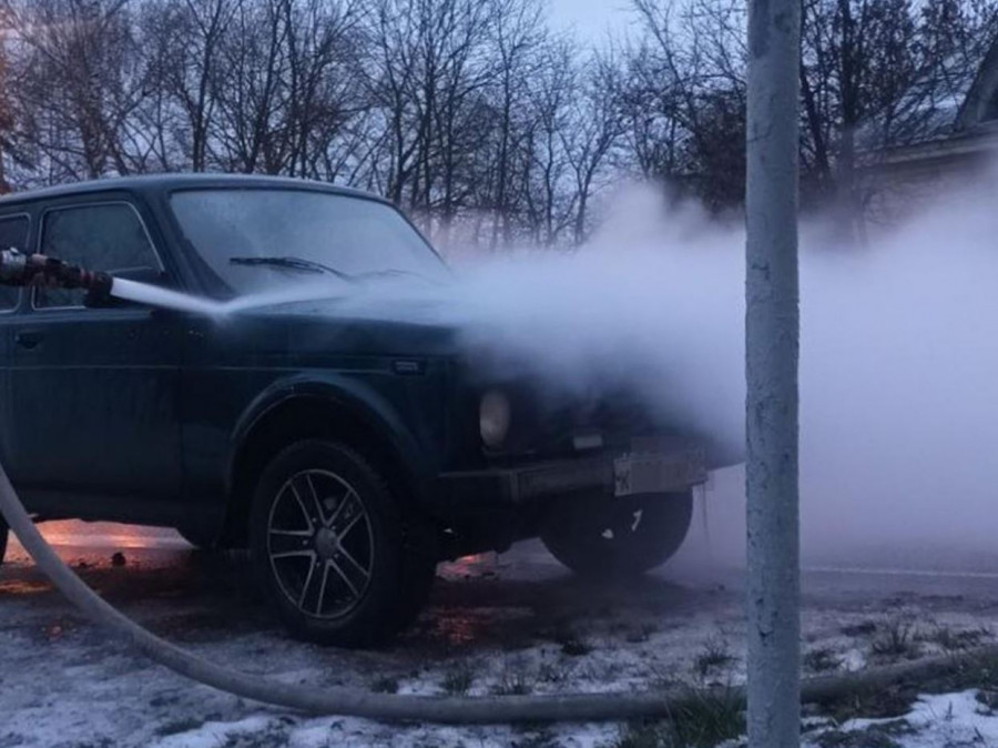 Огнеборцы не дали сгореть автомобилю в Хорлове