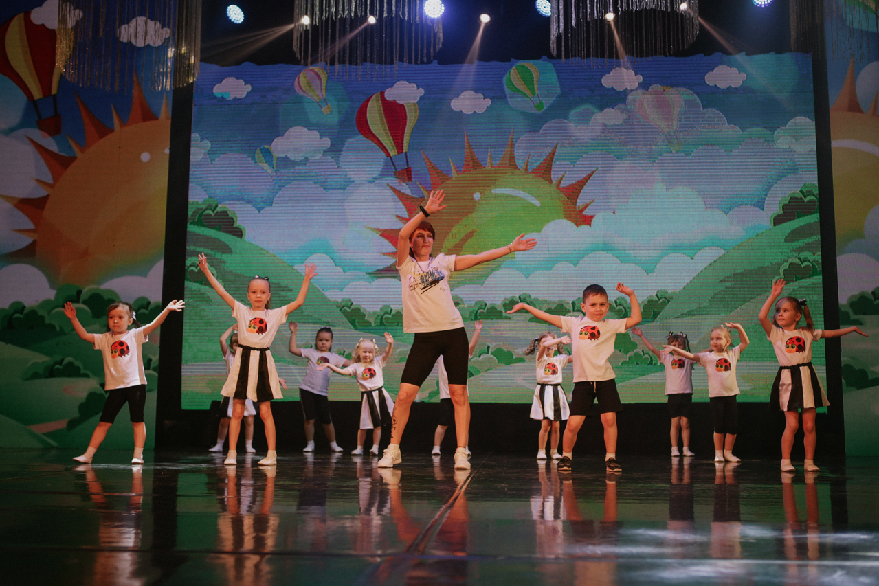 14 летняя танцует