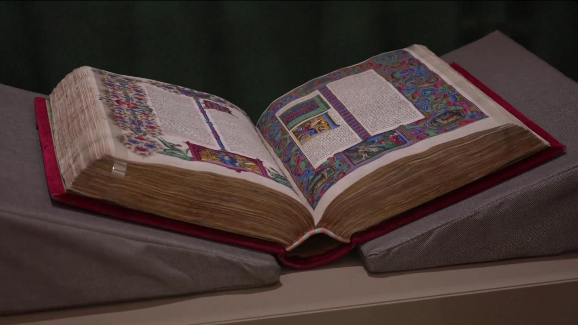 Библию Борсо д'Эсте впервые за несколько десятилетий выставили на публике