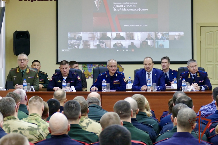В Управлении Росгвардии по Омской области подвели итоги 2025 года и вручили награды отличившимся росгвардейцам