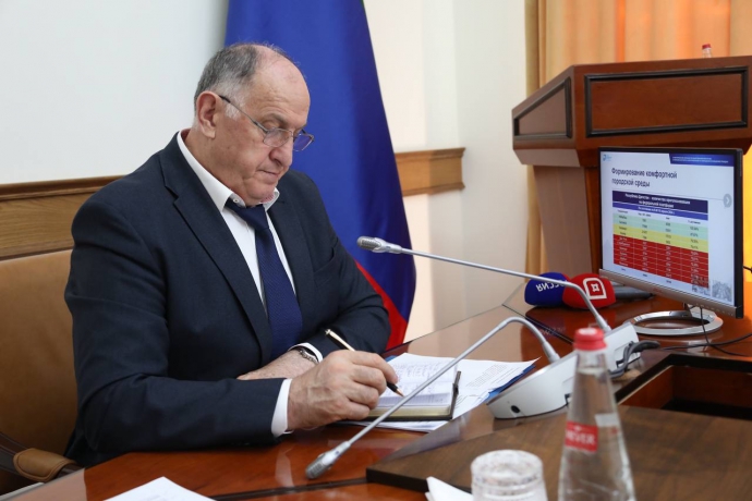 Абдулмуслим Абдулмуслимов провёл заседание Оперативного штаба по обеспечению устойчивости развития экономики республики