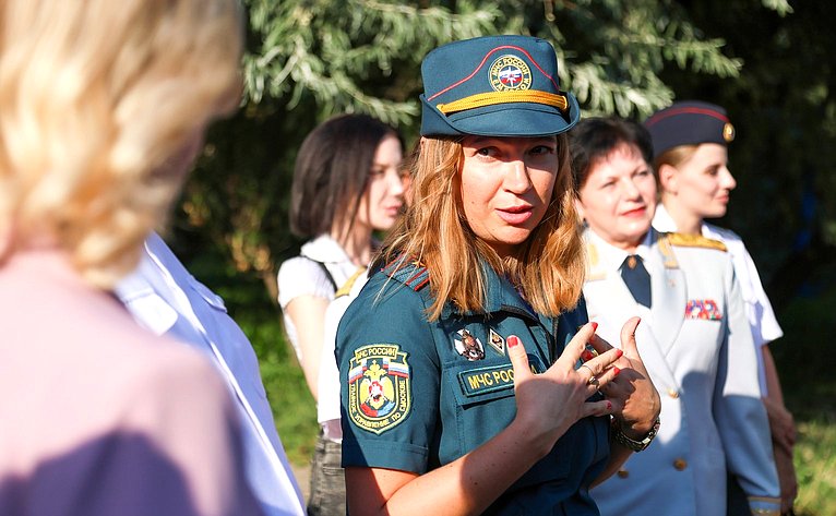 Инна Святенко приняла участие в открытии в Москве фотовыставки, подготовленной Ассоциацией «Женщины в погонах»