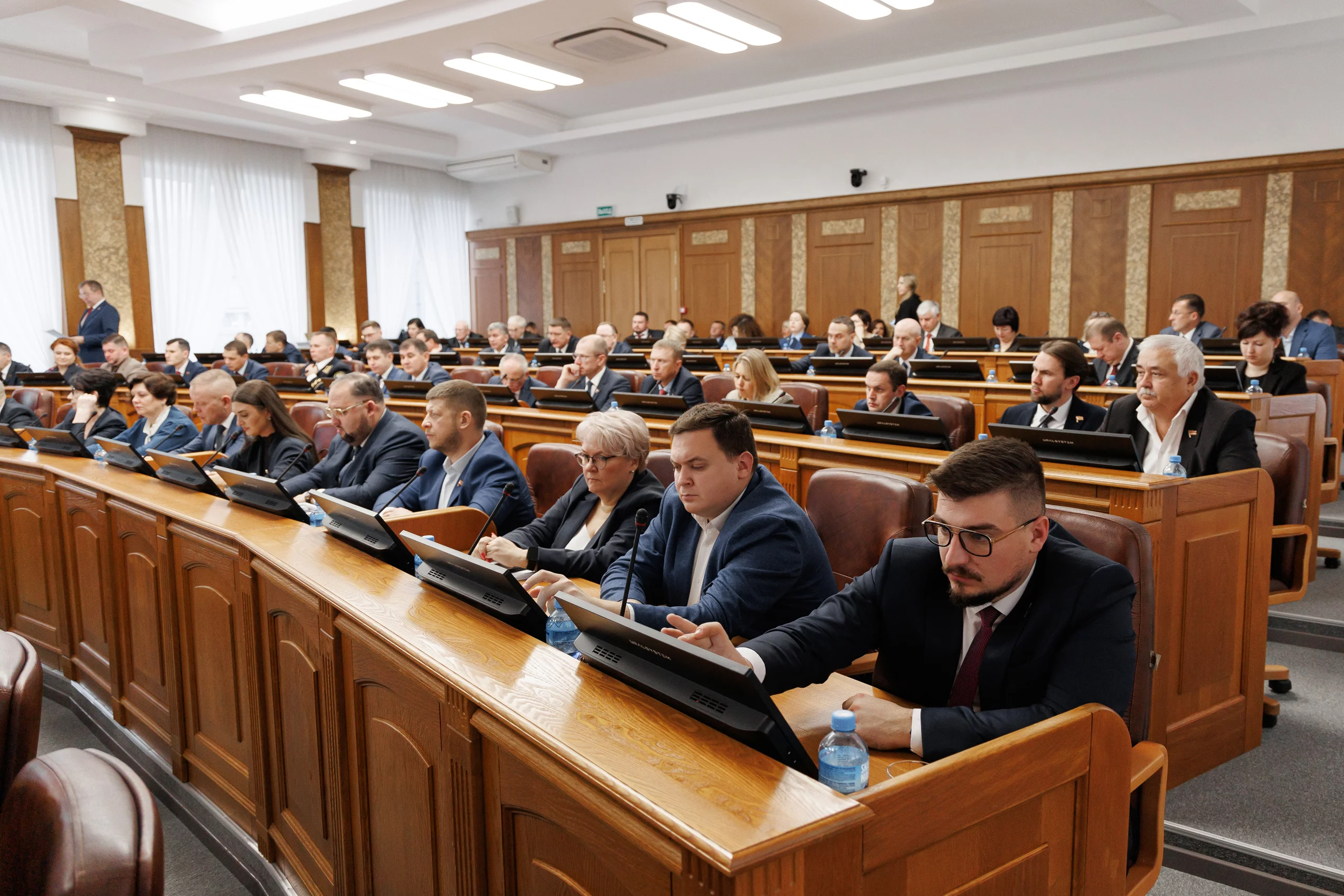 Еще больше контроля: в Челябинской области депутаты ЗСО будут работать по-новому