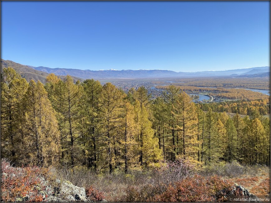 «Осенние краски Уймонской долины». Прощальный день: на гору Маяк с закрытыми глазами, посиделки на берегу Катуни и у костра в ночи 